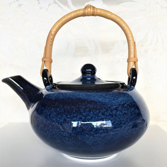 CHINESE TEA POT * BAMBOO HANDLE Other - Host Pick! BLUE CHINESE TEA POT * BAMBOO HANDLE